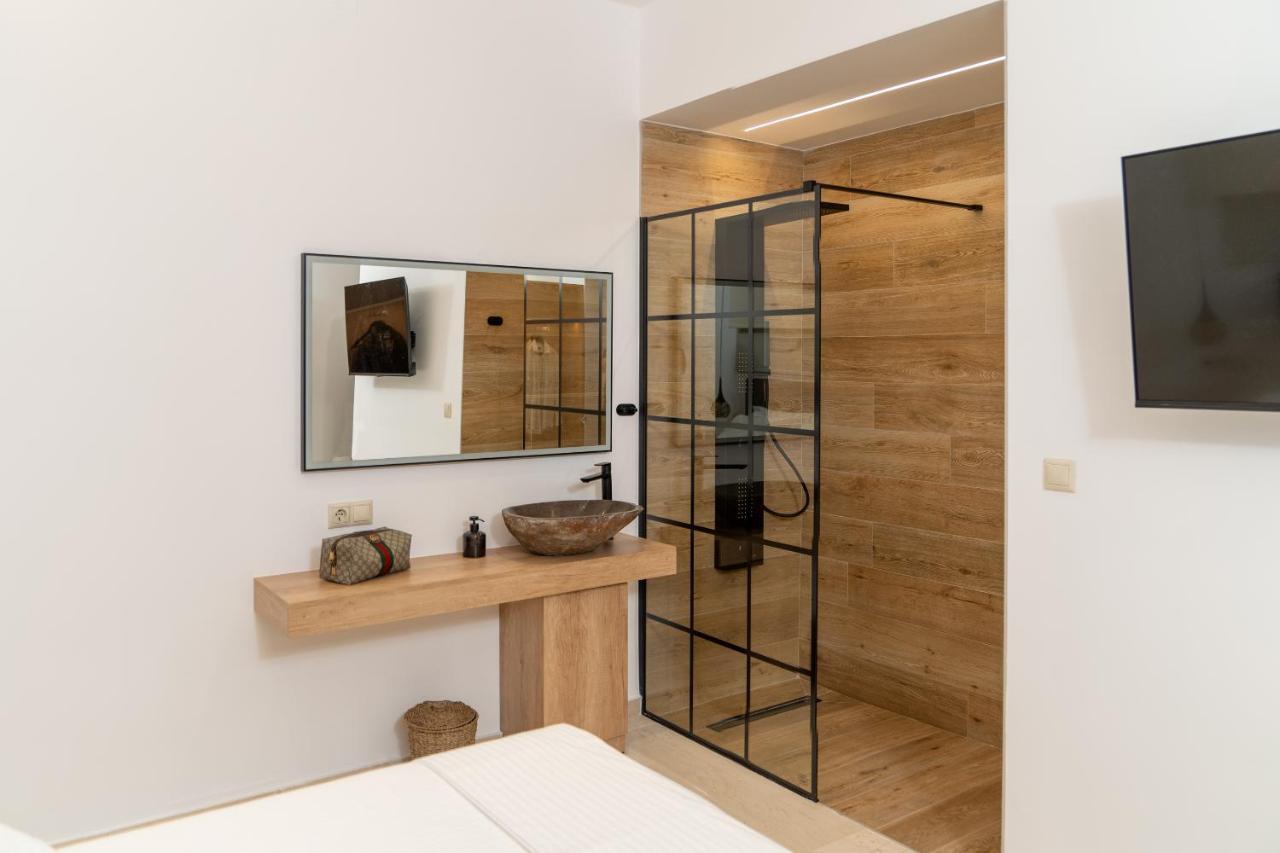 Luxury In Downtown Apartment